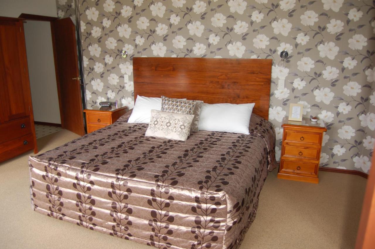 Oak Lodge *