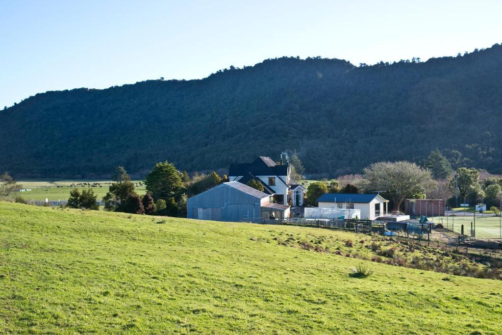 Lodge Oak